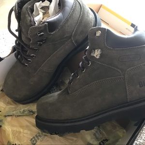 Suede steel toe boot
